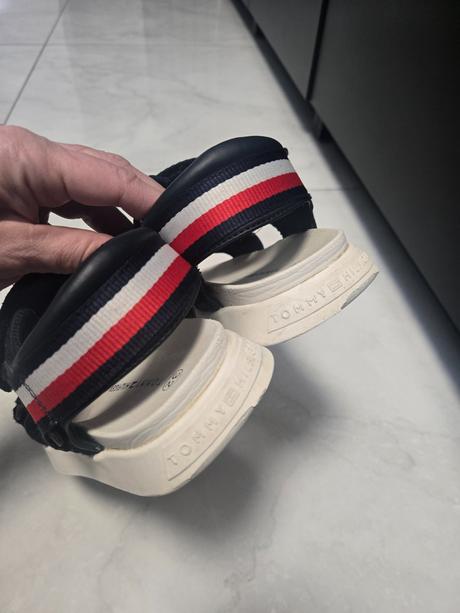 Th sandále, tommy hilfiger,32