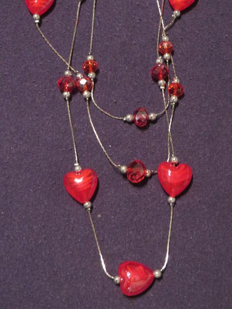 Náhrdelník - jemný so srdiečkami,