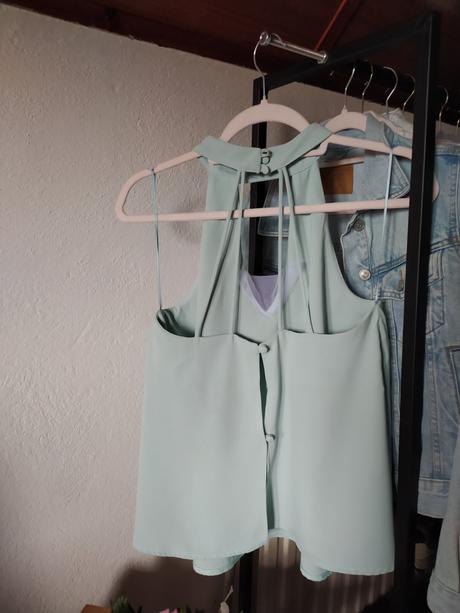 Veľmi pekná slabo-tyrkysová (modrá) blúzka, 38