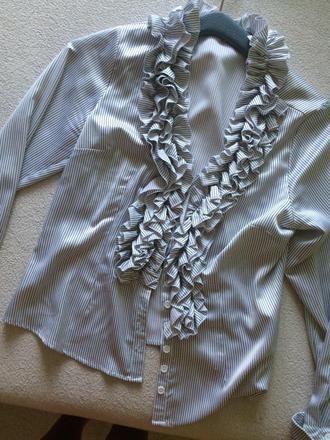 Saténová blúzka, 36