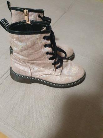 Predám vyššie tenšie topánky veľ. 34, 34