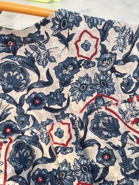 Hodvábna blúzka so stojačikom, m