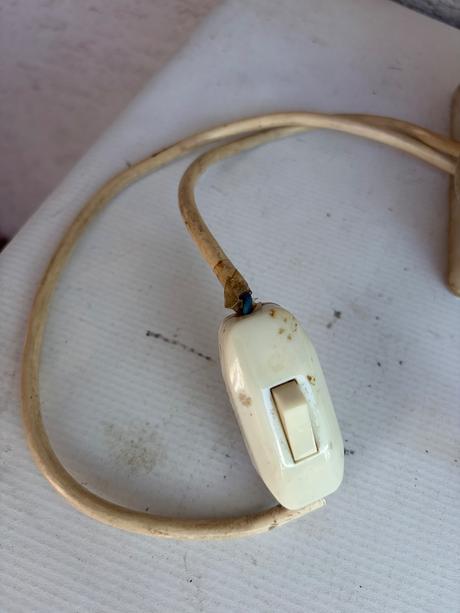 Vintage uzasna lampa stolova cca 55cm s kamenym p,