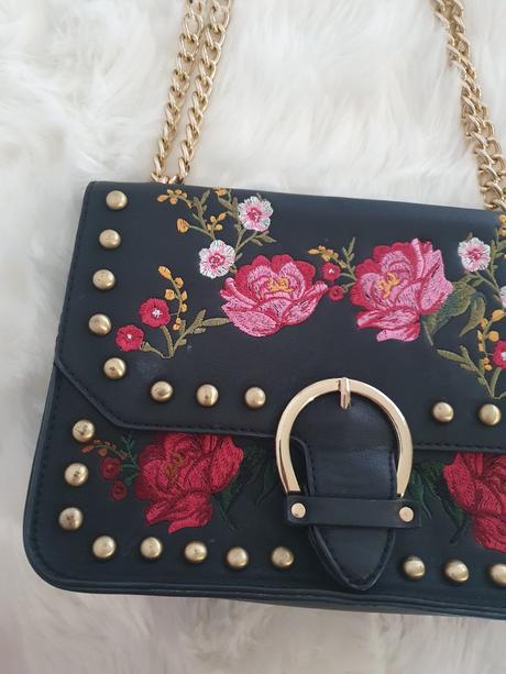 Krásna vyšívaná kabelka zn. stradivarius, stradivarius