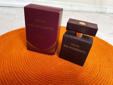 Parfém mrs. incognito,