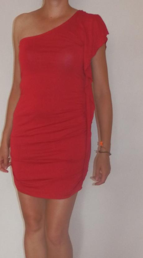 Červené minišaty, s