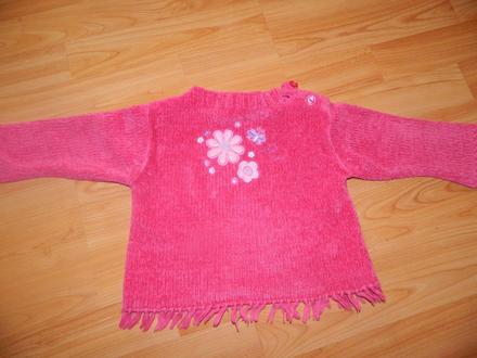 Svetrik s kvietkami, 74