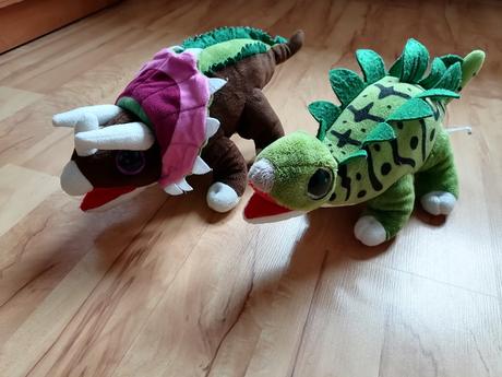 Dinosaury s lesklými očami,