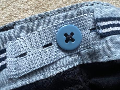 Elegantne tmavomodré kraťase, lindex,152