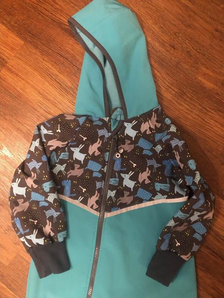 Detská softshellová kombinéza smaragdová so psíkmi, 92