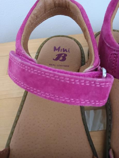 Nové kožené sandálky na suché zipsy zn.baťa, baťa,36