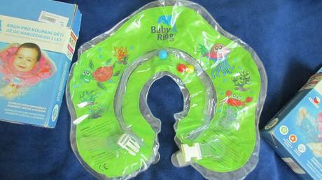 Nafukovacie koleso okolo krku pre babätká, 