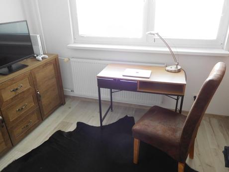 Písací stol+stolička čalunená,, 