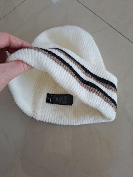 Reserved čiapka, reserved