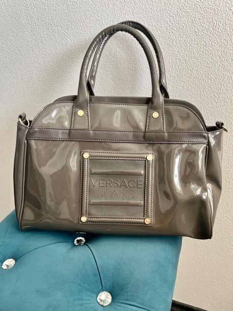Kabelka lakovaná zn. versace, versace