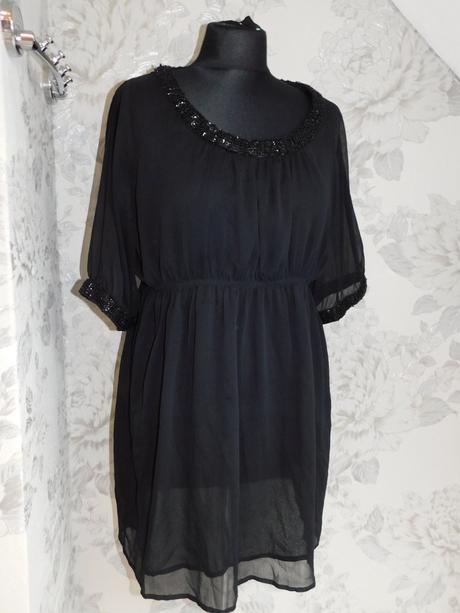 Velmi pekne šaty, 38