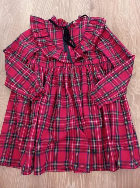 Vianočné šaty, 128