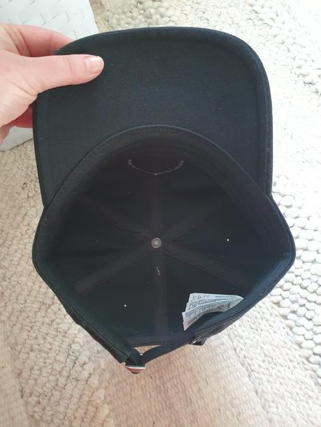 Converse šiltovka, converse