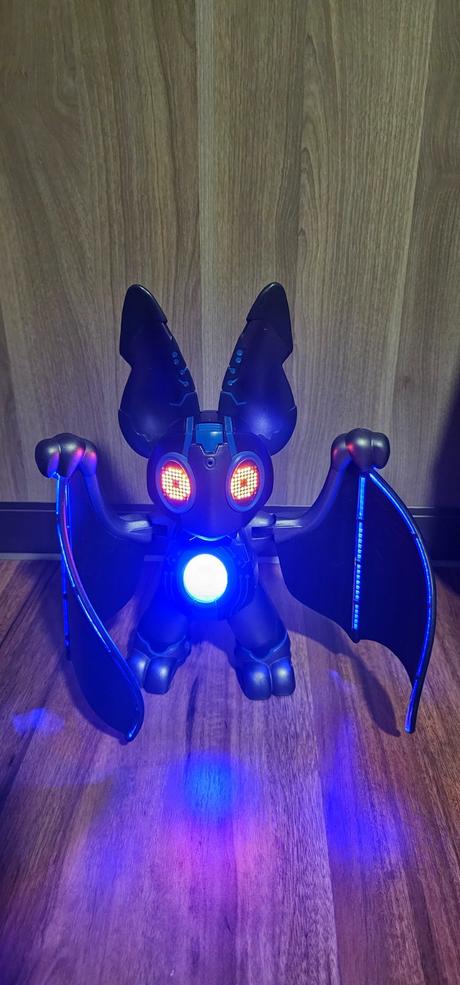 Interaktívny netopier nocto, množstvo funkcií, 