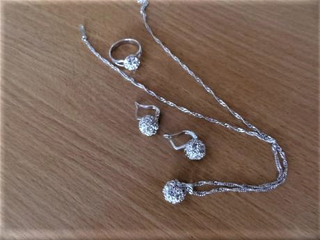 Súprava štrasovej bižutérie, 