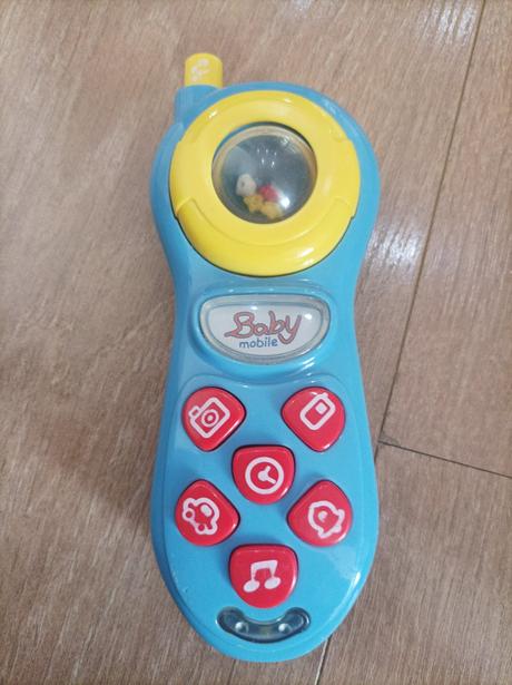 Baby mobil hrajúci,