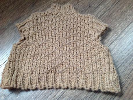 Pletené bolerko, benetton,86