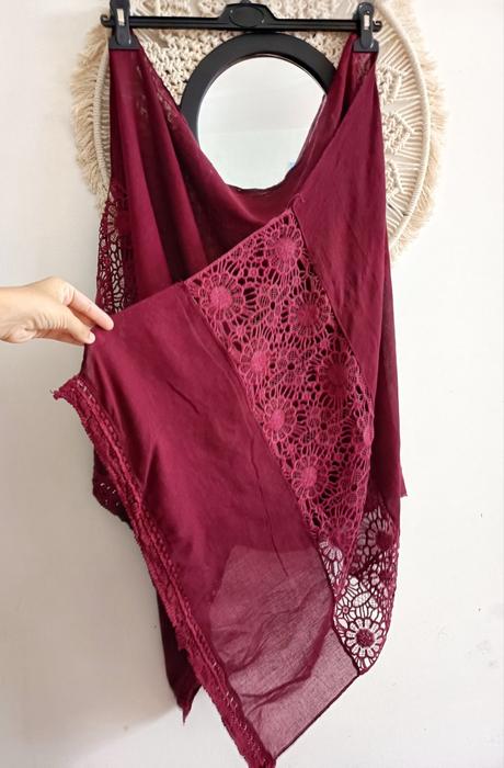 Krásna bordová šatka, 
