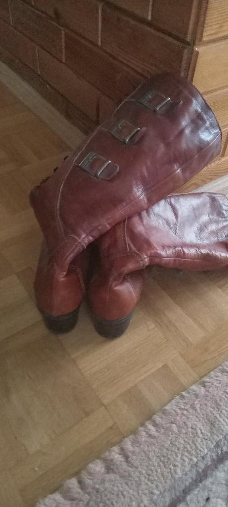 Kožené čižmy, 39