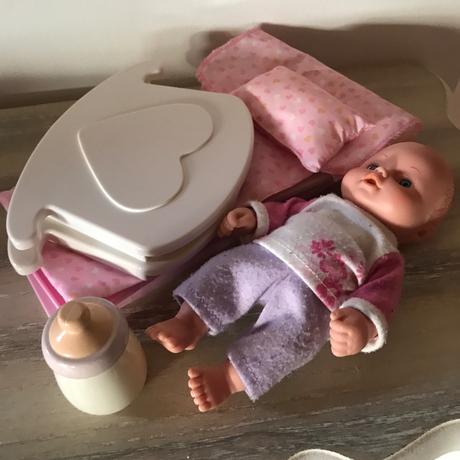 Bábika s postieľkou, 