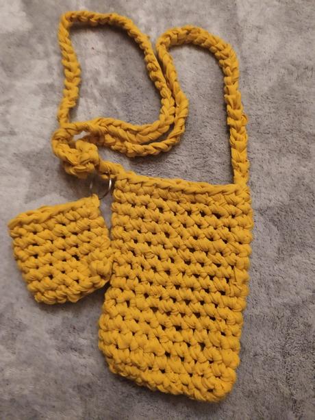 Puzdro na mobil a slúchadlá,