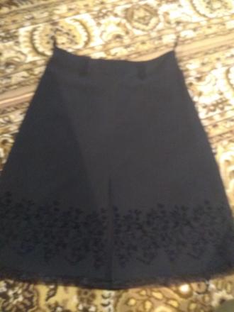 Sukňa s výšivkou, 38