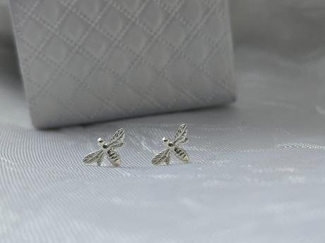 Strieborné náušnice včielky, 