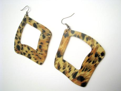 Veľké leo náušnice, 