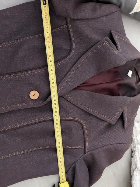 Nohavicovy kostym, 36