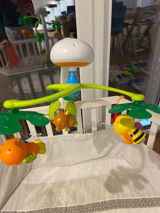 Kolotoč nad postieľku,