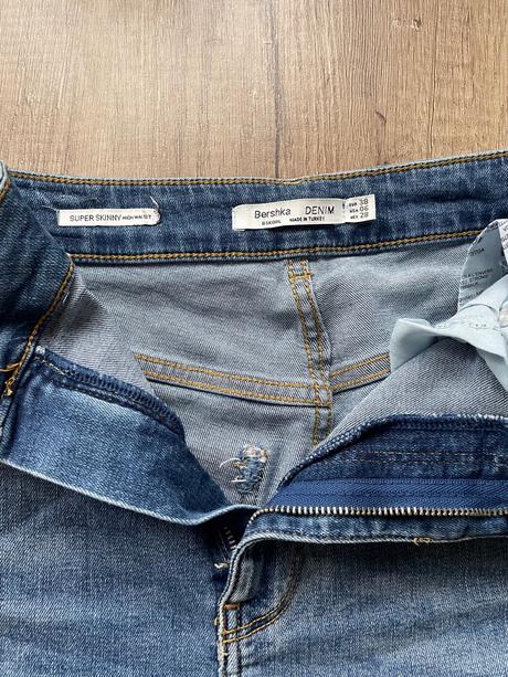 Dámske rifle, bershka,38