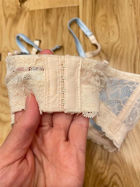 Podprsenka 70e, reserved,70e