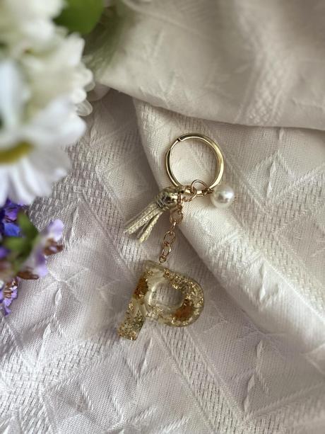 Ručne vyrobené živicové kľúčenky, 