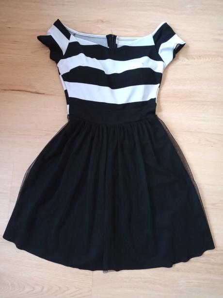 Čiernobiele elegantné šaty s tylovou sukňou, 36