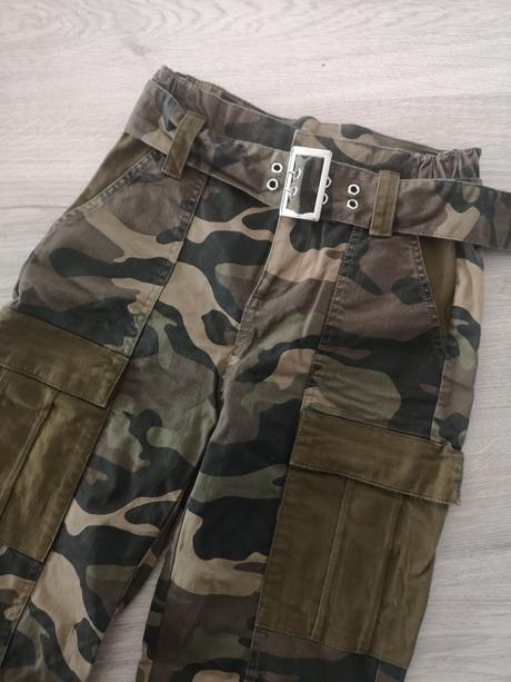 Maskacove kapsacove nohavice, bershka,34