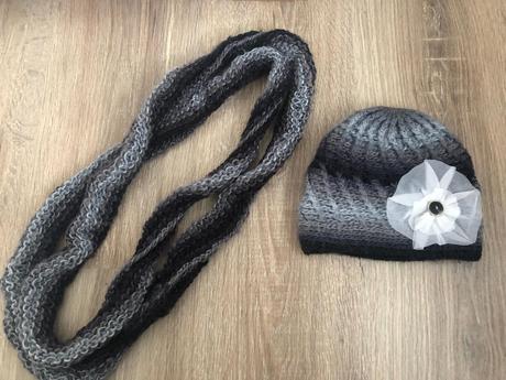 Set šál a čiapka handmade čierno šedá 1 až 4 roky, 92
