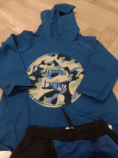 Štýlová súprava s pudlacmi, 122