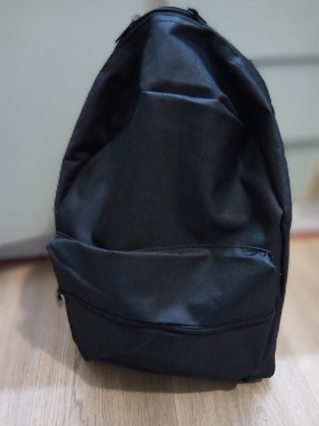 Priestranný pevný ruksak unisex,