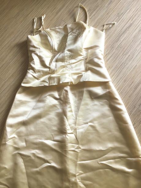 Spoločenské šaty/by, 40