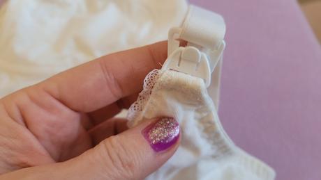 Dojčiace podprsenky veľ.85c - 2 kusy - super stav, 85c