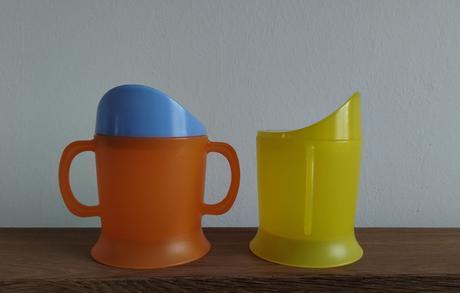 Hrnčeky s náustkom, 