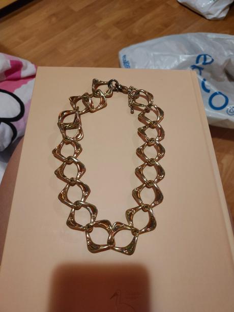 Zlatý náhrdelník, 