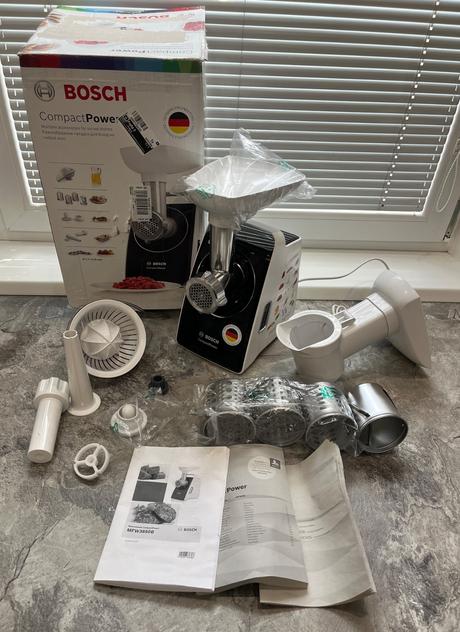 Mlynček na mäso bosch mfw3850b strúhač, odšťavovač, bosch