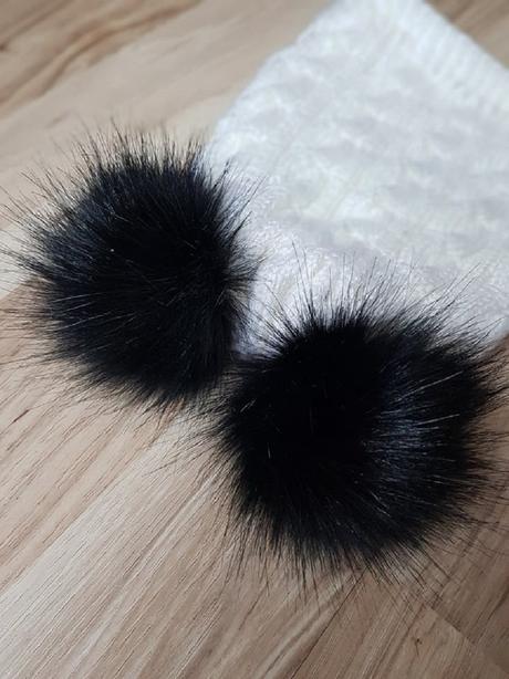 Kožušinový brmbolec mini čierna 35, 