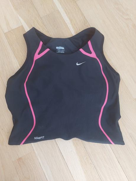 Športový top nike veľkosť m, nike,m